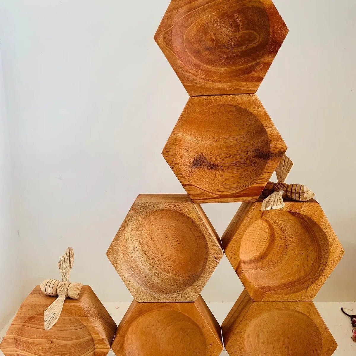 Beehive Bowl Plates Set of 7 — alternative view of bowl plates set