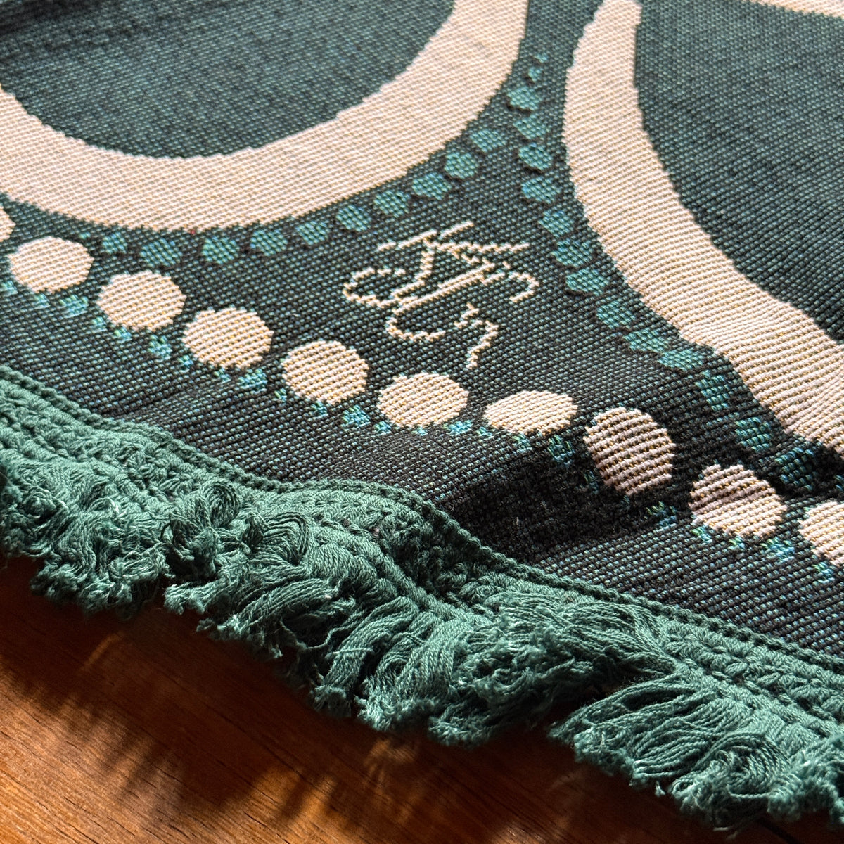 Yarning Oval Cotton Throw