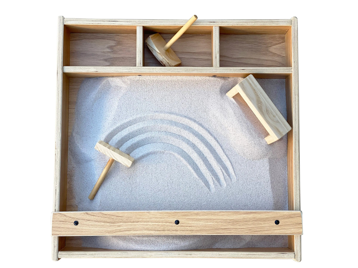 Sand box with screed and 3 tools — alternative view