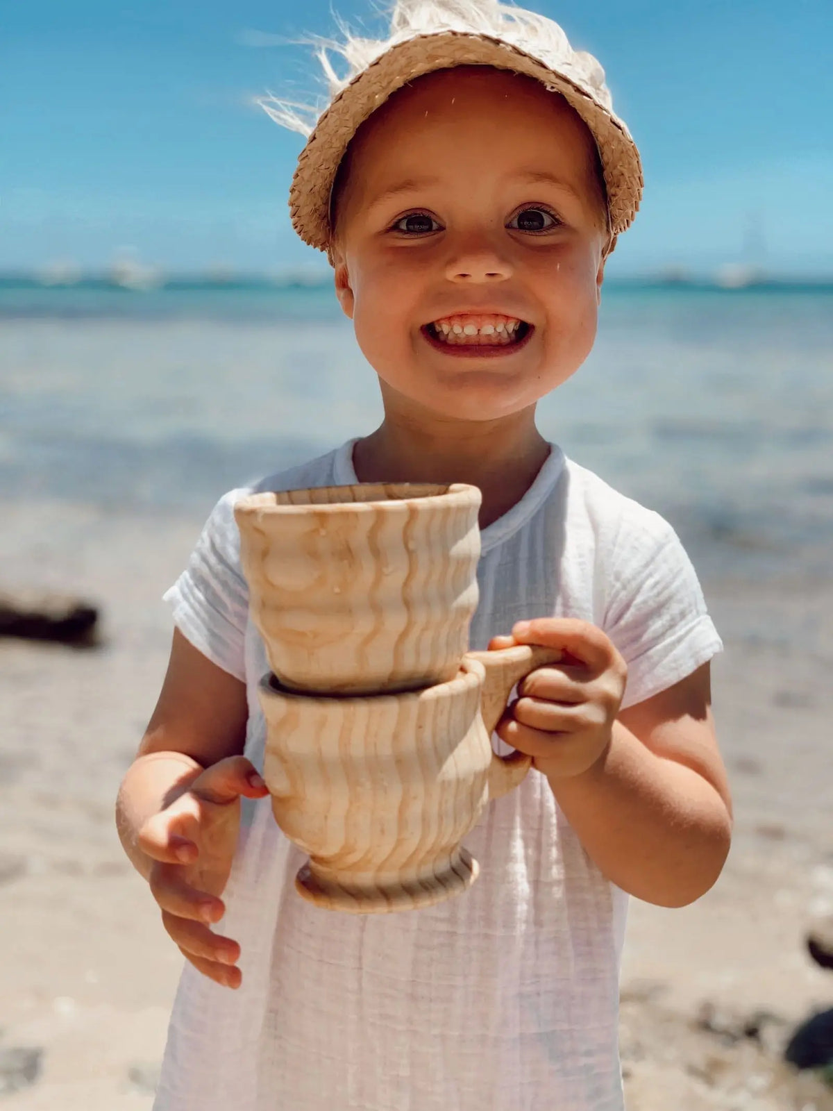 Wooden Funnel & Large Cup Set — set components view