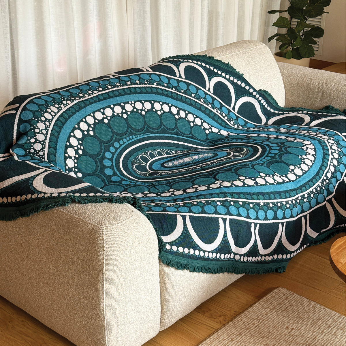 Yarning Oval Cotton Throw