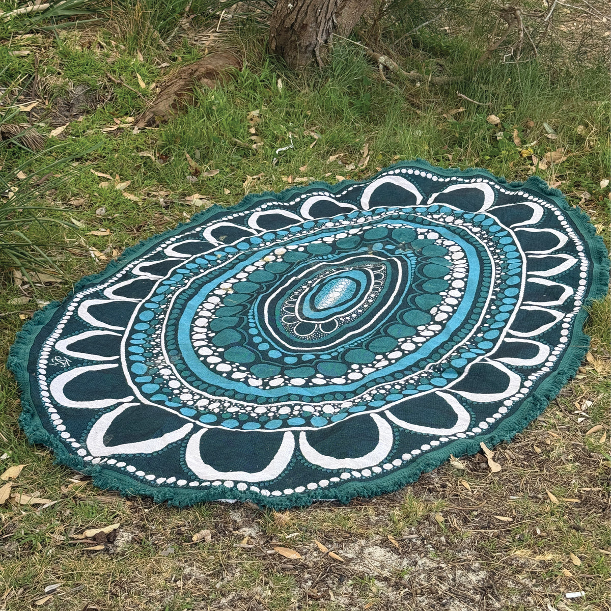 Yarning Oval Cotton Throw