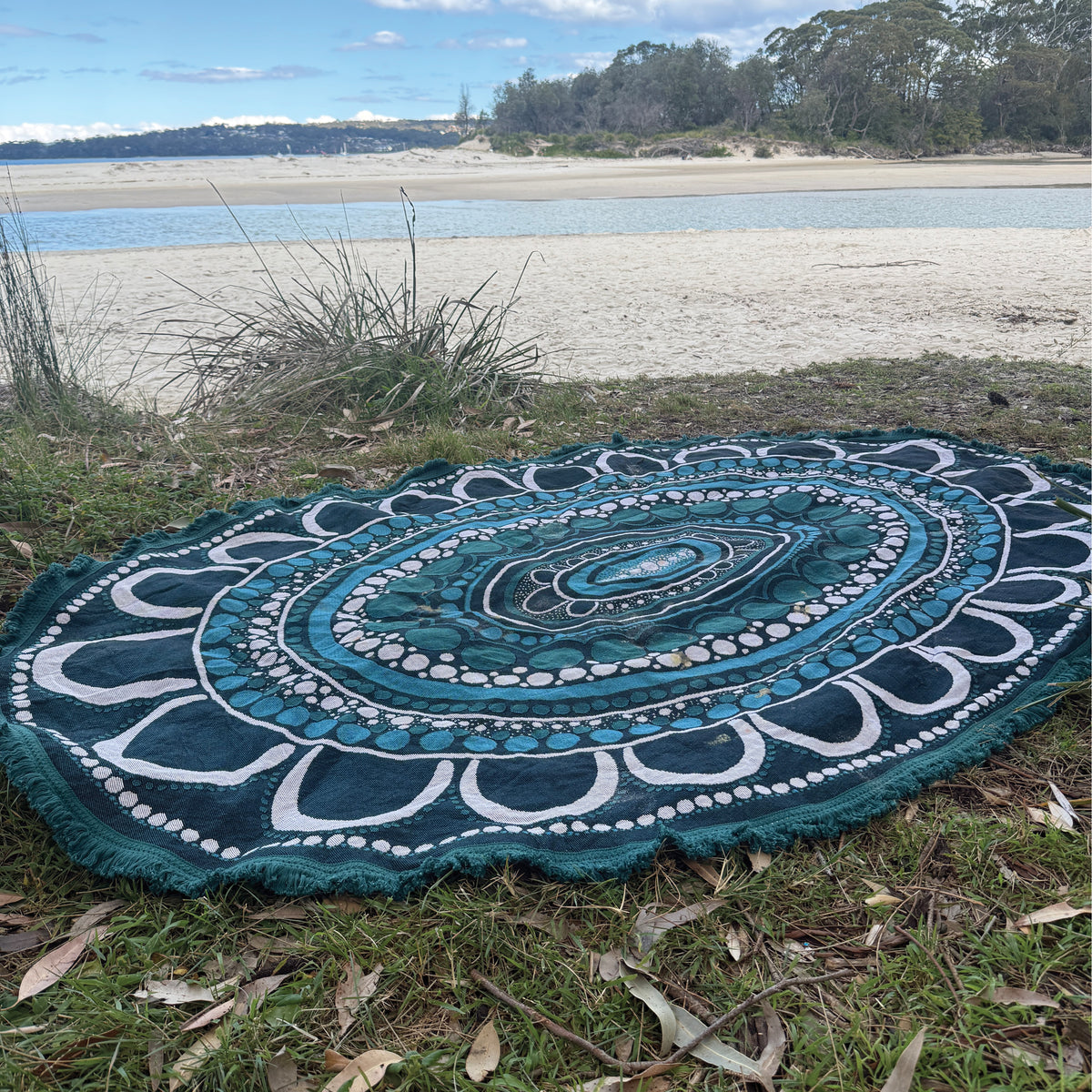 Yarning Oval Cotton Throw