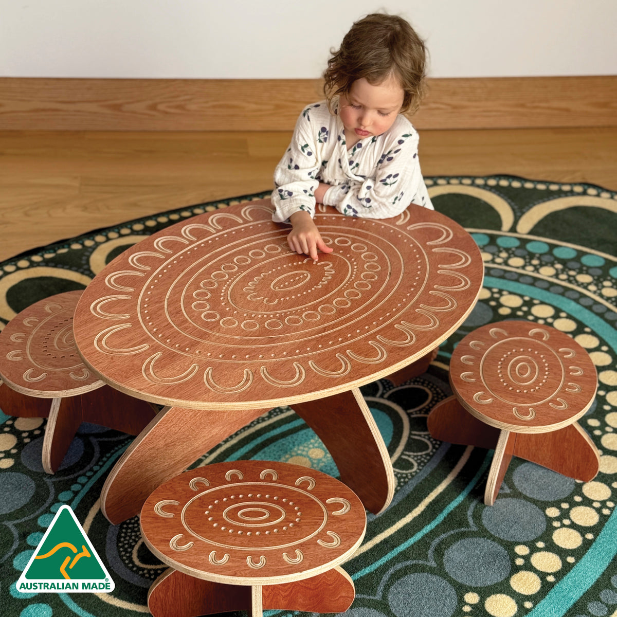 Yarning Oval Table and Stools