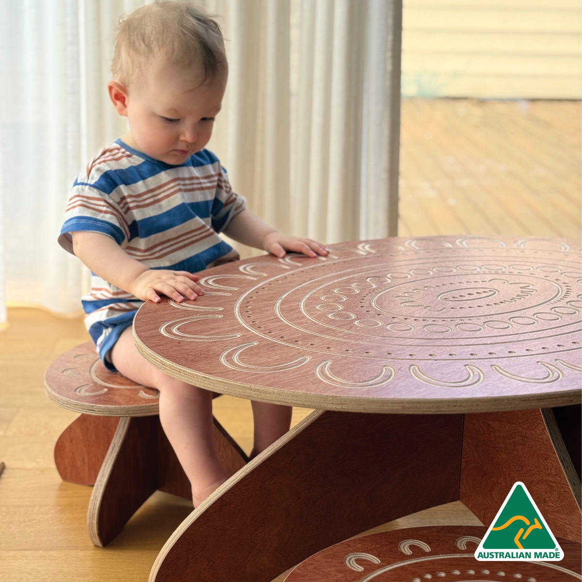 Yarning Oval Table and Stools