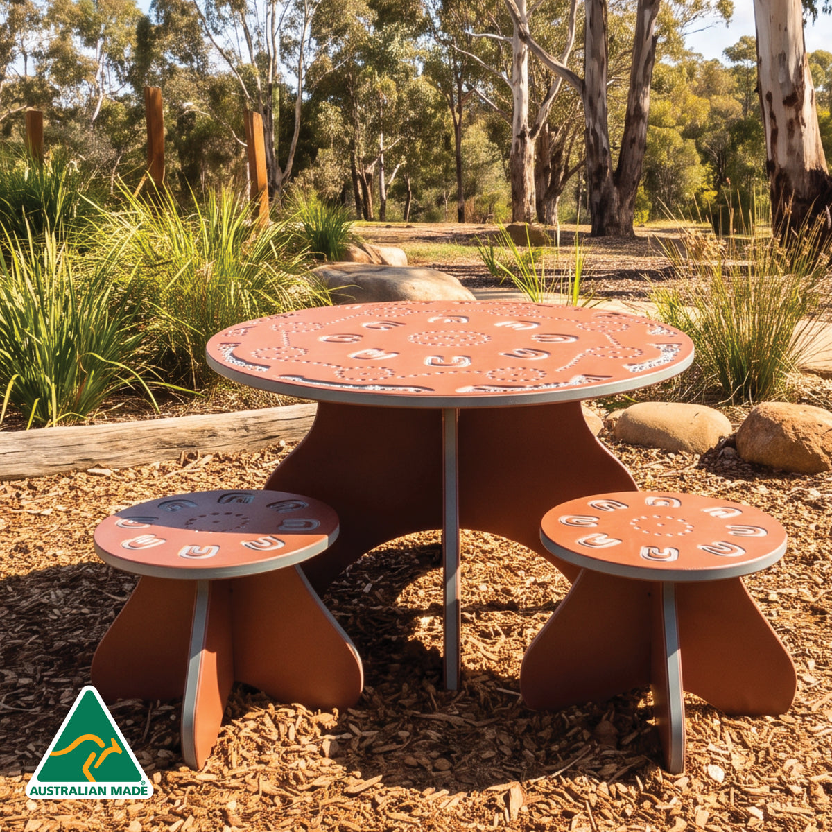 Yarning Table and Stools OUTDOOR