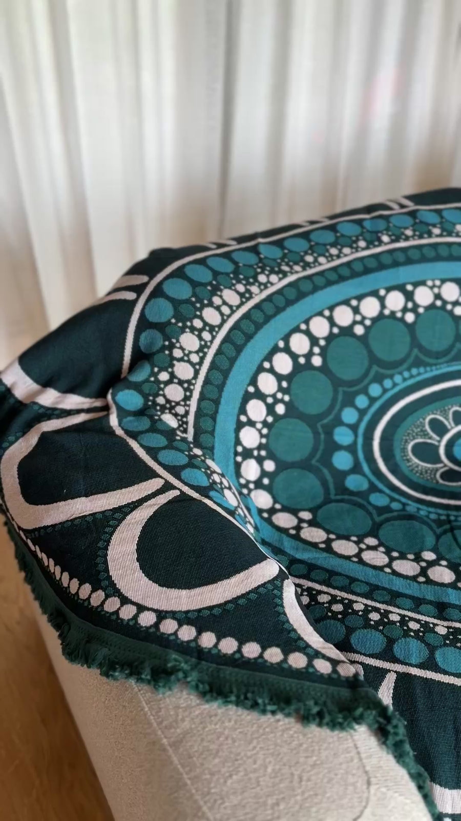 Yarning Oval Cotton Throw